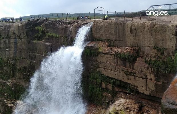 waterfalls in meghalaya